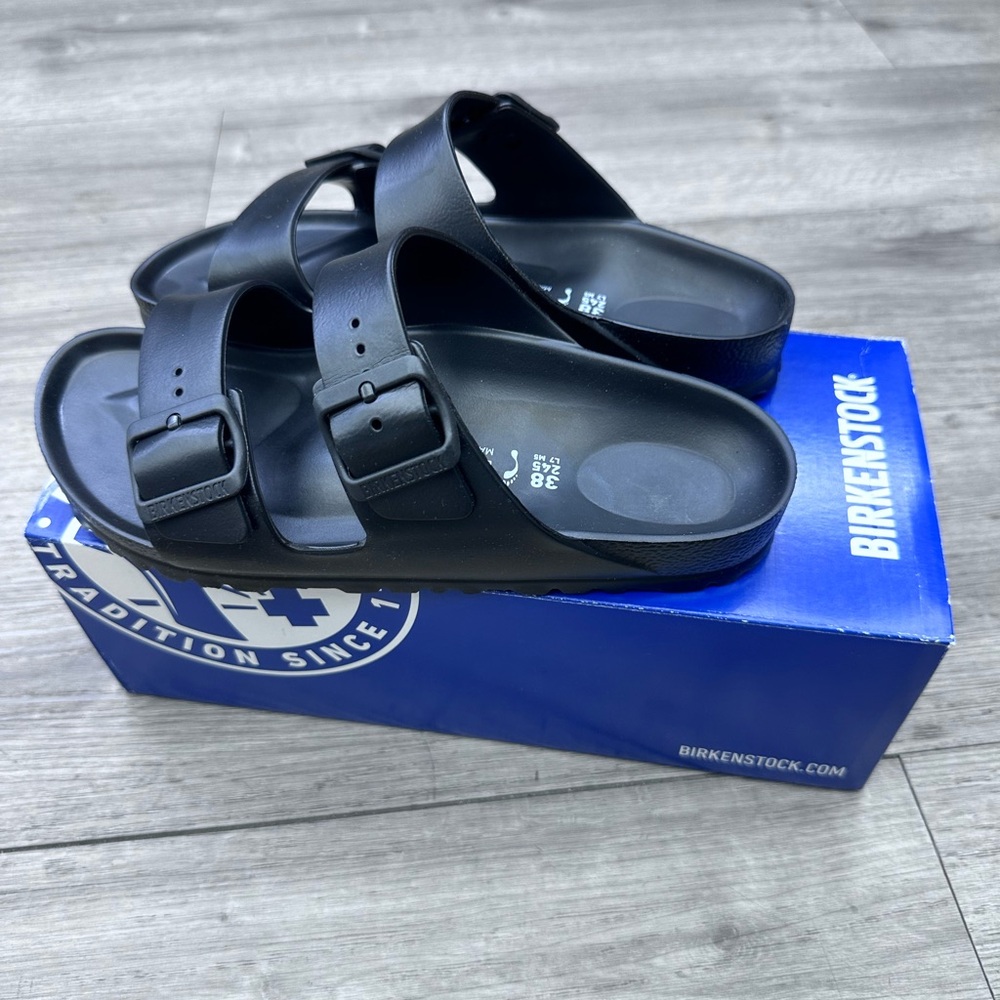 ARIZONA ESSENTIALS EVA. COLOR BLACK. BRAND NEW WITH BOX